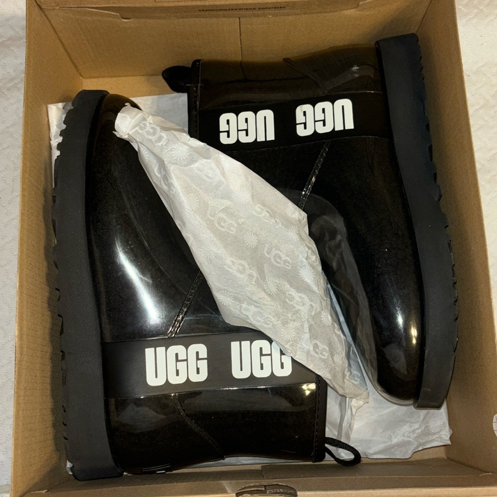 UGGS women classic clear mini boot